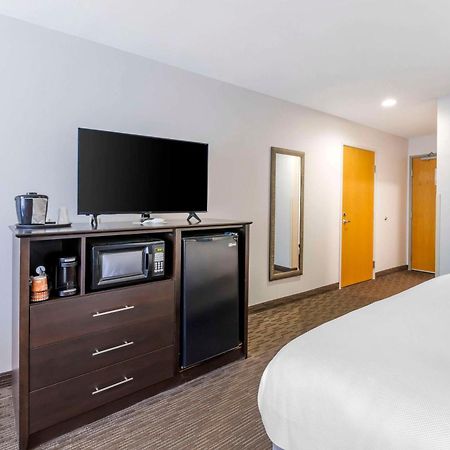 Comfort Inn & Suites New Lisbon Esterno foto