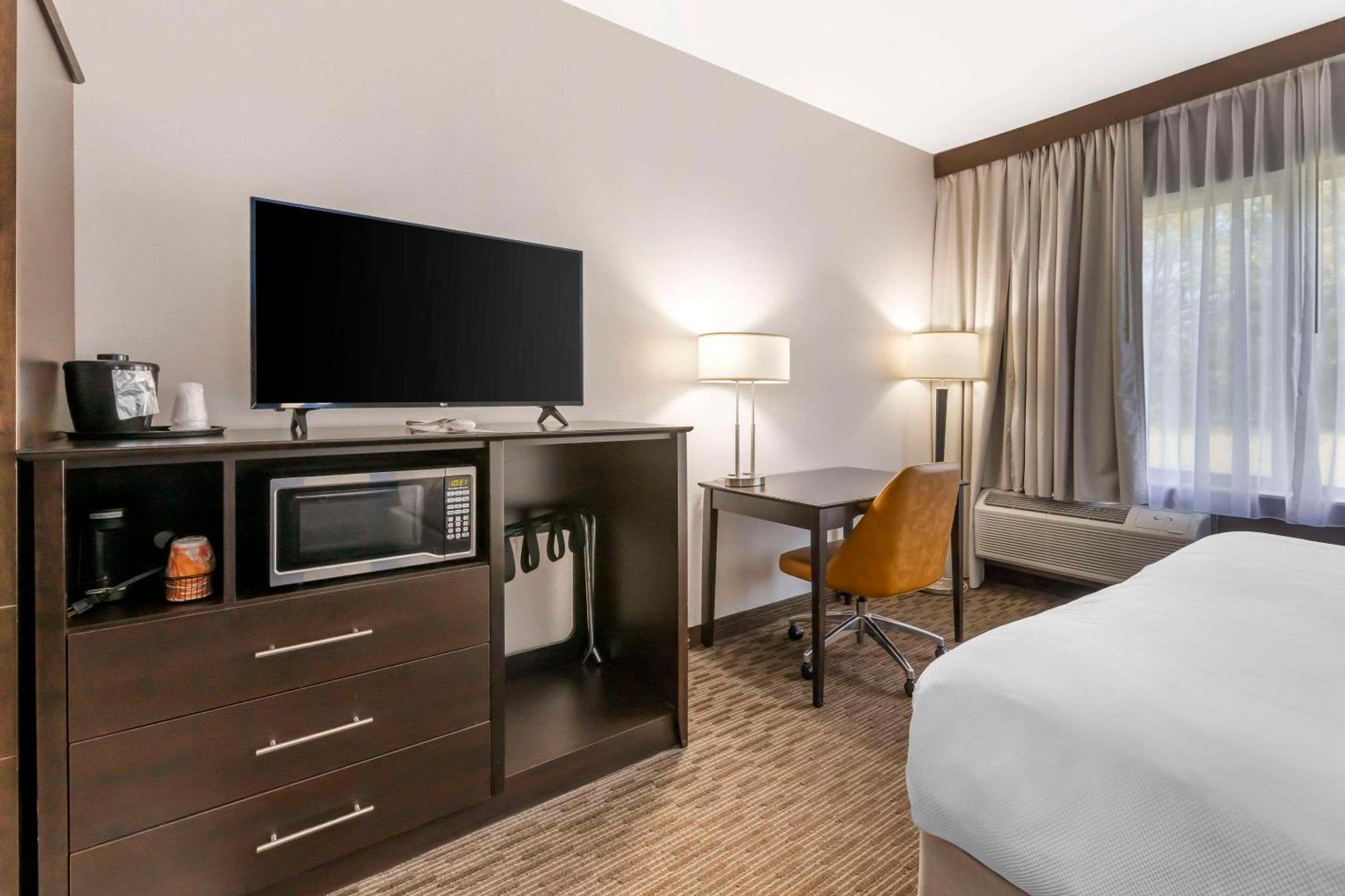 Comfort Inn & Suites New Lisbon Esterno foto