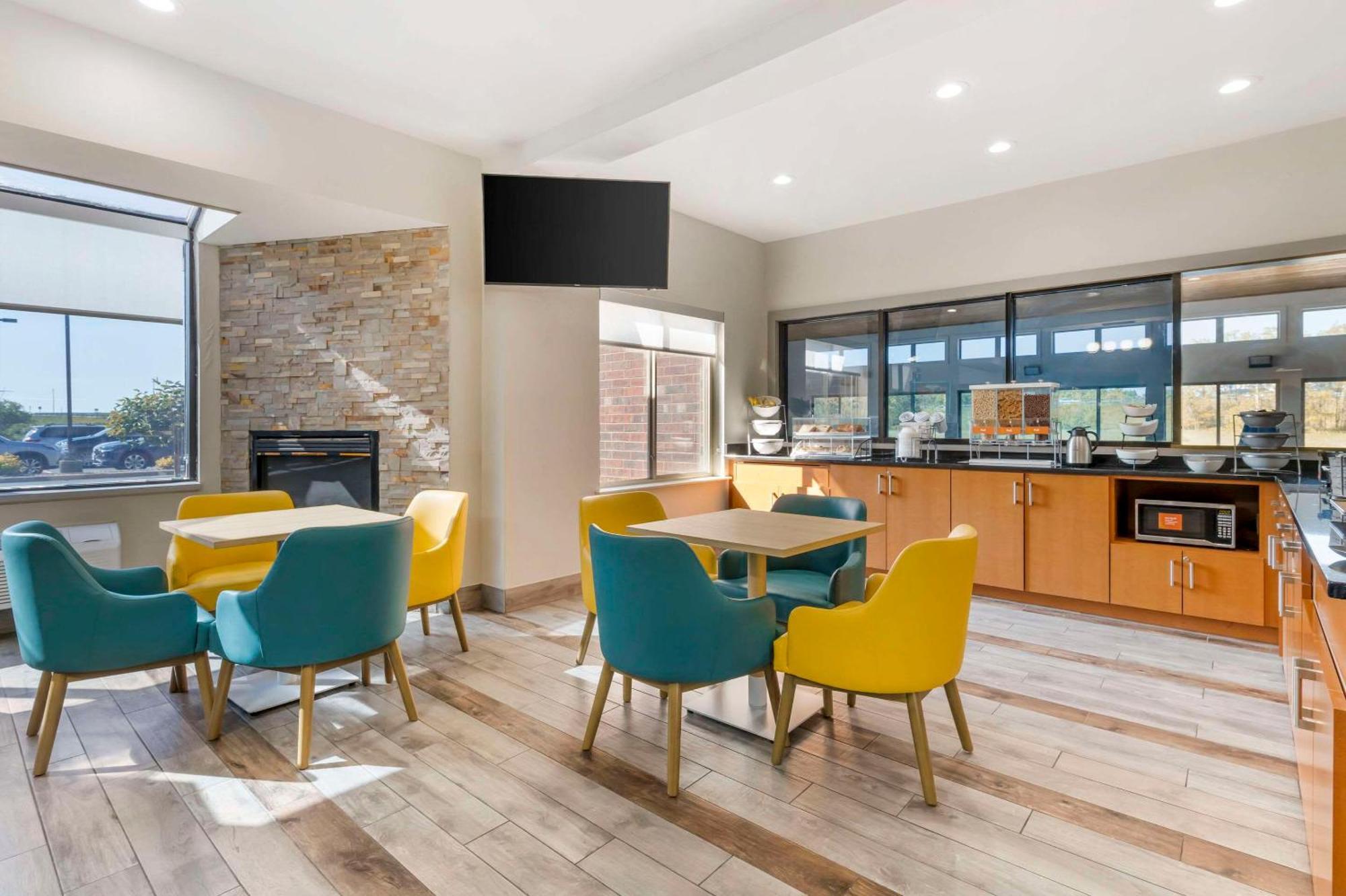 Comfort Inn & Suites New Lisbon Esterno foto
