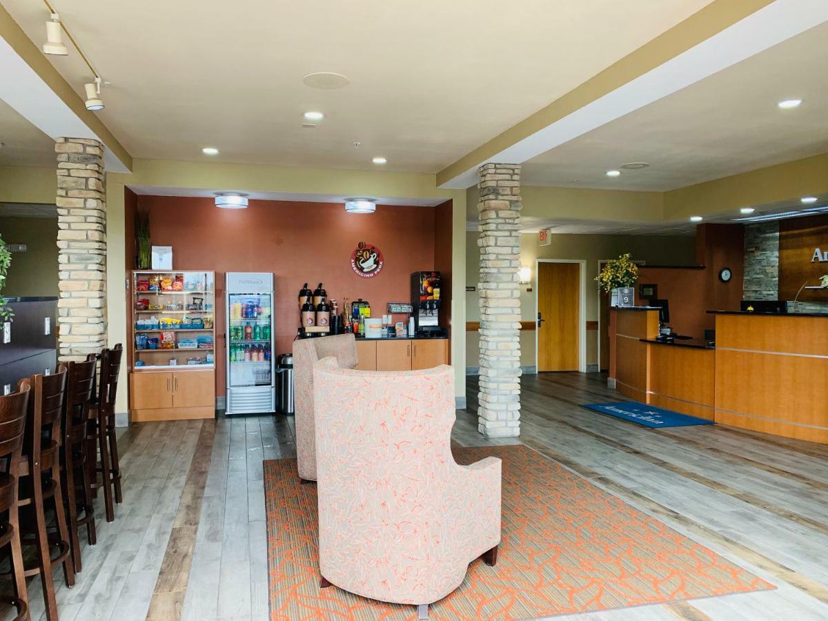 Comfort Inn & Suites New Lisbon Esterno foto